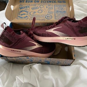 brooks levitate 4 running shoes